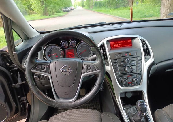 Opel Astra cena 29900 przebieg: 226770, rok produkcji 2010 z Sucha Beskidzka małe 211